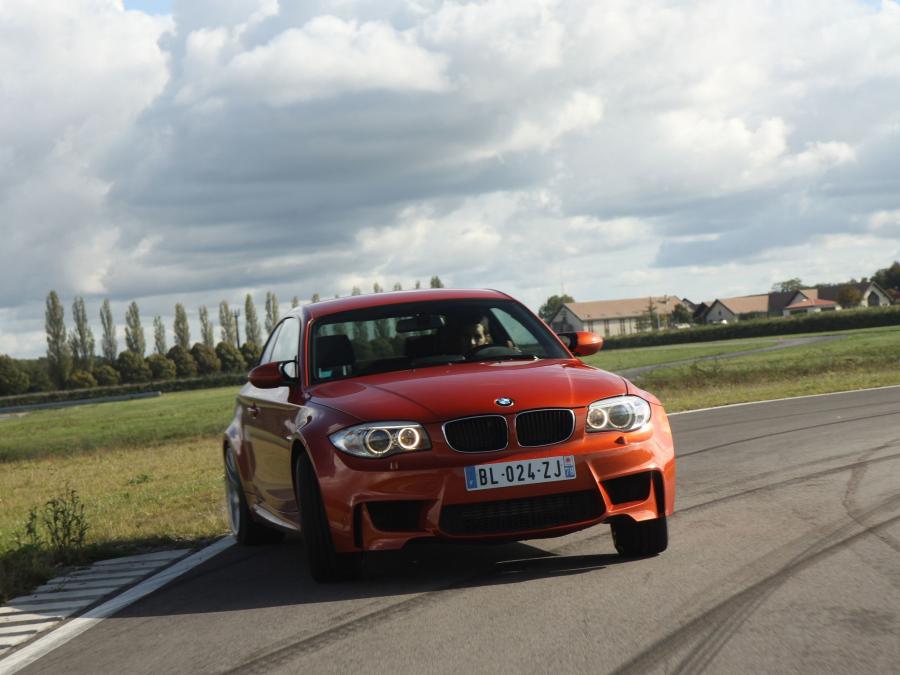  BMW 1-Series M Coupe 2011 года  (фото 48 из 76)